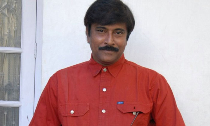  Bhanu Chandar About Chiranjeevi-నాకు చిరంజీవి బైక్ నేర్పించాడు.. ఆ విషయం చెప్పేసిన భానుచందర్-General-Telugu-Telugu Tollywood Photo Image-TeluguStop.com