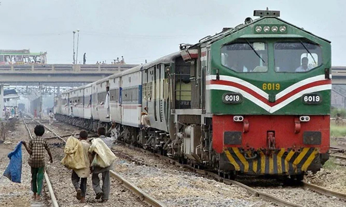 Telugu India, Indiapakistan, India Trains, Indian Railway, Pakistan, Pakistan Trains, Railway-General-Telugu