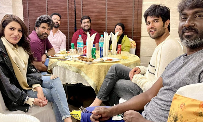  Vijay Deverakonda, Samantha, Shiva Nirvana, Mtrhri Movie Makers’ Kushi Wraps Kashmir Schedule-TeluguStop.com