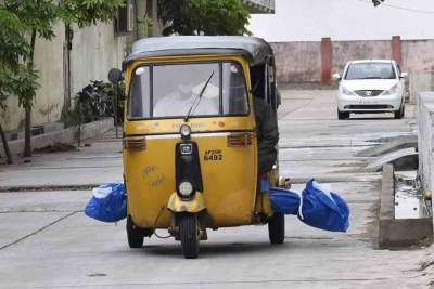  Cabs, Autos, Trucks Go Off Roads In Hyderabad-TeluguStop.com