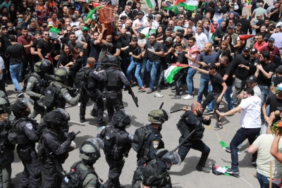  Clashes Erupt Between Palestinians, Israeli Police During Funeral In Jerusalem-TeluguStop.com