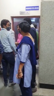  Fire Brought Under Control In Delhi's Rohini Court, No Injuries (ld)-TeluguStop.com
