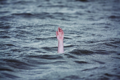  Four Teenagers Drown In Ganga In Patna-TeluguStop.com