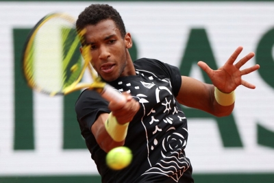  French Open: Auger Aliassime Survives Varillas Scare, Moves To Second Round-TeluguStop.com