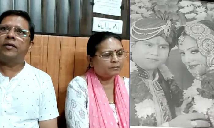  Aunt Who Filed A Petition Against Daughter In Law To Give Her Grandson Within A Year Otherwise Rs 5 Crore , Lawyer AK Srivastava ,Rs 5 Crore Compensation , One Year , Grandson , Petition, Civil Court At Haridwar ,viral Latest, News Viral, Daughter In Law , Latest Monther In Law , -ఏడాదిలోగా మనవడిని కనాలి.. లేకుంటే రూ.5 కోట్లు ఇవ్వాలంటూ కోడలిపై పిటిషన్ వేసిన అత్త-General-Telugu-Telugu Tollywood Photo Image-TeluguStop.com