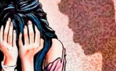  Lucknow Doctor Booked For Raping, Blackmailing Teacher-TeluguStop.com