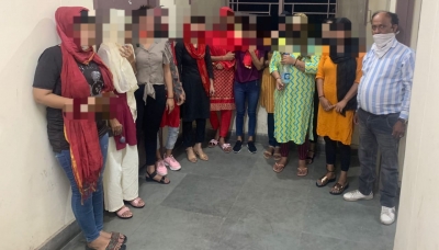  Major Sex Racket Being Run From Spa Busted In Delhi, 12 Held-TeluguStop.com