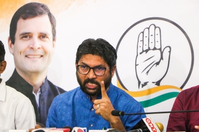 Mevani Pitches For Four Young Working Presidents For Congress (ians Interview)-TeluguStop.com