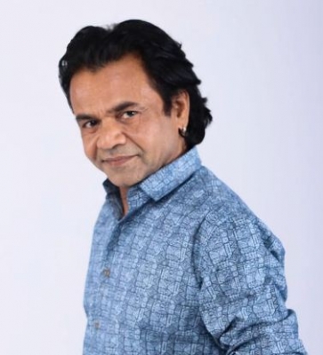  Rajpal Yadav Was Mistaken For A Transgender While Shooting For 'ardh'-TeluguStop.com