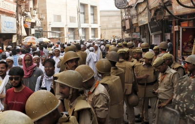  Security Beefed Up In Varanasi Ahead Of Gyanvapi Case Hearing In District Court-TeluguStop.com