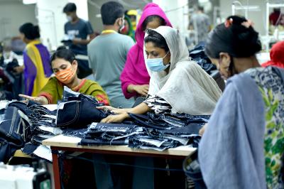  Yogi Govt's Big Boost To Garment Manufacturing-TeluguStop.com