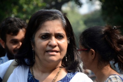  Activist Teesta, Ex-guj Dgp Arrested For Forgery And Conspiracy-TeluguStop.com