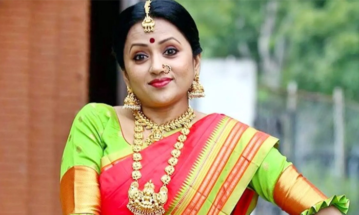 Telugu Actors, Anasuya, Anchor Jhanshi, Anchor Suma, Anchor Swathi, Anchors, Rashmi Gautam, Srimukhi-Latest News - Telugu
