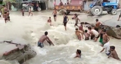  Flood Threat Emerges In North Bihar, Seemanchal Areas-TeluguStop.com