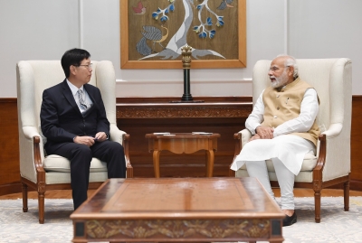  Modi Meets Foxconn Chief, Hails Manufacturing Plans For India-TeluguStop.com
