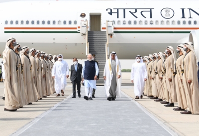  PM Modi Visits Abu Dhabi, Received And Seen Off By UAE Ruler-Diplomacy-Telugu Tollywood Photo Image-TeluguStop.com