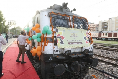  Ramayana Circuit Train Arrives In Nepal's Janakpur-TeluguStop.com