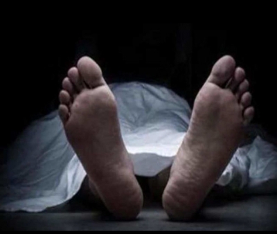  Delhi Police Constable Found Dead In Car-TeluguStop.com