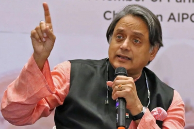  Mahua Moitra Wasn't Trying To Offend: Tharoor-TeluguStop.com