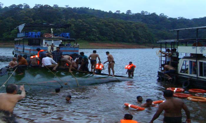  Boat Accident In Up.. 20 People Missing , Boat Tragedy,missing,rescue,up,boat Accident In Up-TeluguStop.com