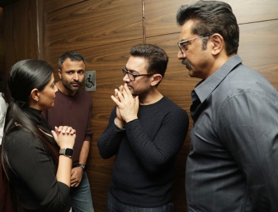  Aamir Has Outdone Himself In 'laal Singh Chaddha': Varalaxmi Sarathkumar-TeluguStop.com