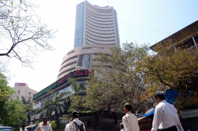  Benchmark Indices End On Flat Note Ahead Of Us Inflation Data-TeluguStop.com