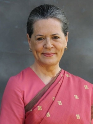  Cong Will Oppose Distorted Historical Facts For Political Benefits: Sonia-TeluguStop.com