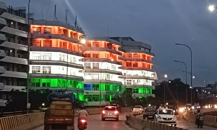 National Flags Fluttering In Hyderabad , Flyovers, Hyderabad, National Flag, Roads-భాగ్య‌న‌గ‌రంలో జాతీయ జెండాల రెప‌రెప‌లు-,Top Story-Telugu Tollywood Photo Image-TeluguStop.com