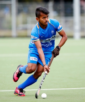  India Men's Hockey Team Suffers Big Blow Ahead Of Final As Midfielder Vivek Sagar Ruled Out-TeluguStop.com
