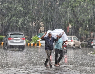  Rain, Protests, Water-logging Disrupts Normal Life In Delhi-TeluguStop.com