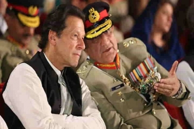 'gen Bajwa Advised Imran That Pm House Unsafe For Important Conversations'-TeluguStop.com