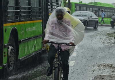  Heavy Rains Pound Delhi; More Showers Likely-TeluguStop.com