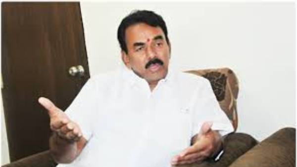  Ex-minister Jupalli Fire On Police-TeluguStop.com