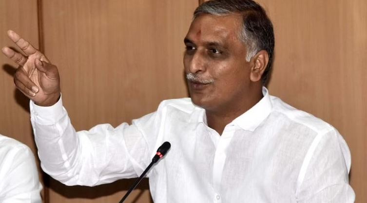  What Has The Center Done To The Handloom Workers?: Minister Harish Rao-TeluguStop.com