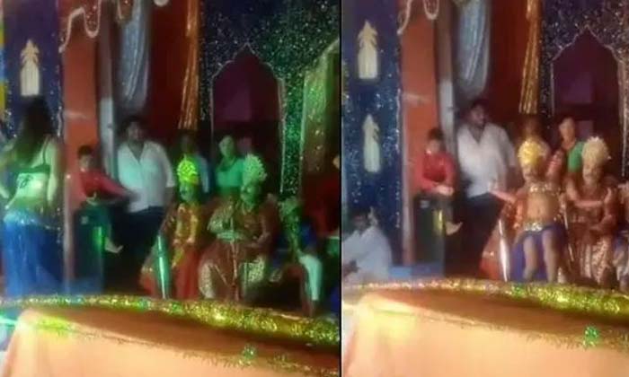  Obscene Dances On Uttar Pradesh Ram Leela Stage.. Video Viral.. ,Obscene Dances-TeluguStop.com